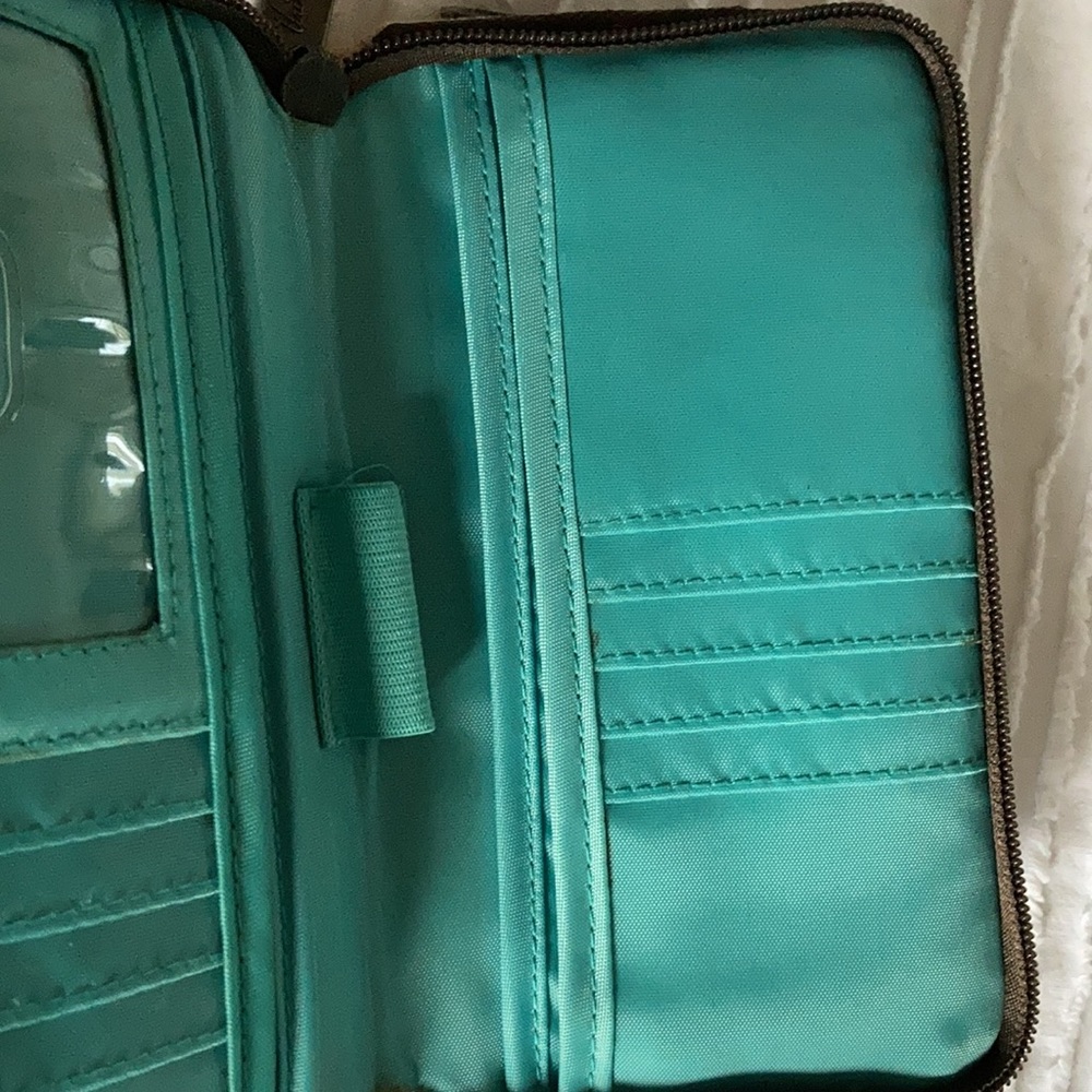 Thirty-One Wallet - Picture 10 of 10